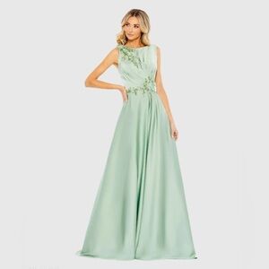 Mac Duggal 20365 Floral Applique Sleeveless A Line Gown Sz 10